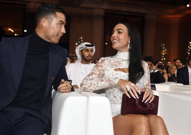 Ronaldo tiết lộ thời điểm giải nghệ, bạn gái bật khóc khi nghe điều này! - Hình 5