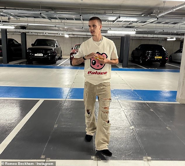 Romeo Beckham được bạn gái nấu món Việt, 1 nguyên liệu đặc sản Hà Nội gây chú ý - Hình 4