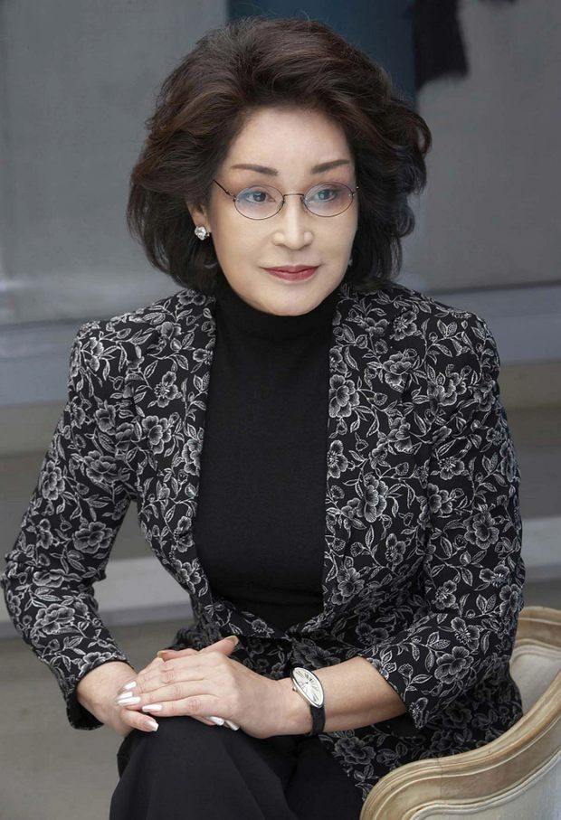 Lee Myung Hee - Gái út nhà Samsung: Mẹ chồng khó tính khiến Go Hyun Jung uất hận - Hình 1