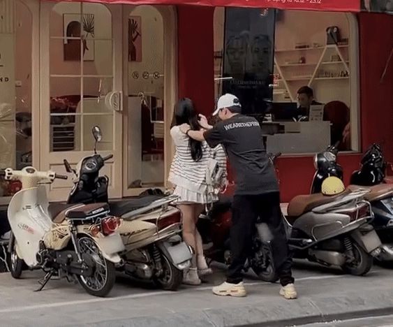 Cặp sao Việt lộ clip thân mật hơn cả trong phim, netizen tin chắc không yêu thật mới lạ - Hình 2