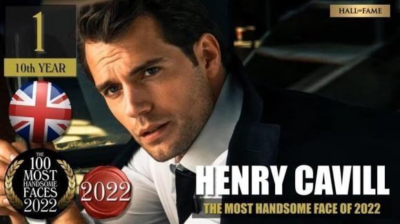 Henry Cavill: Superman đẹp trai nhất lịch sử nhưng cũng đen đủi nhất Hollywood - Hình 1