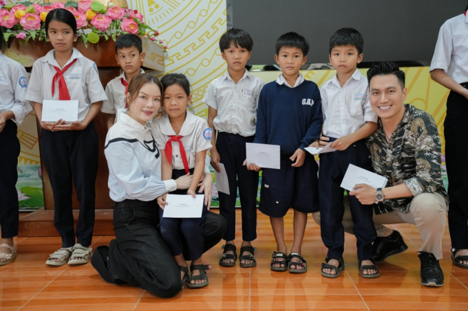 Lý Nhã Kỳ công khai bạn trai người ngoại quốc, liền chi 10 tỷ làm 1 việc ý nghĩa - Hình 8