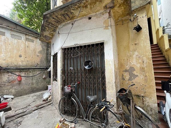 Cụ bà nhặt rác ở biệt thự chục tỷ lộ gia cảnh thật: Từng dạy học, nói không sai - Hình 3