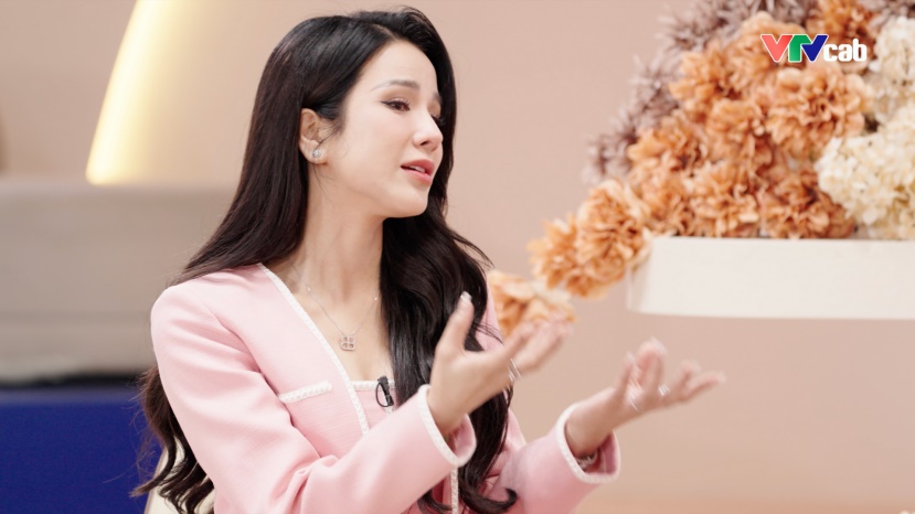 Diệp Lâm Anh khóc nức nở, Lan Ngọc bị Uyên Linh bắt bài, phải thừa nhận 1 điều - Hình 1