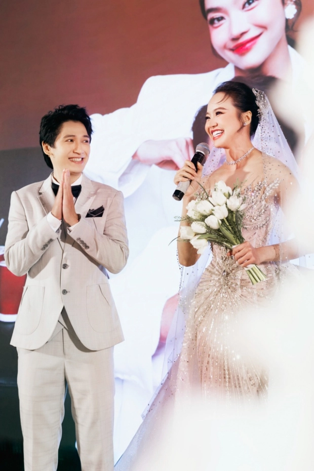 Hoa hậu Kiều Ngân đeo trang sức nửa tỷ, hí hửng theo Tronie Ngô về nhà - Hình 6
