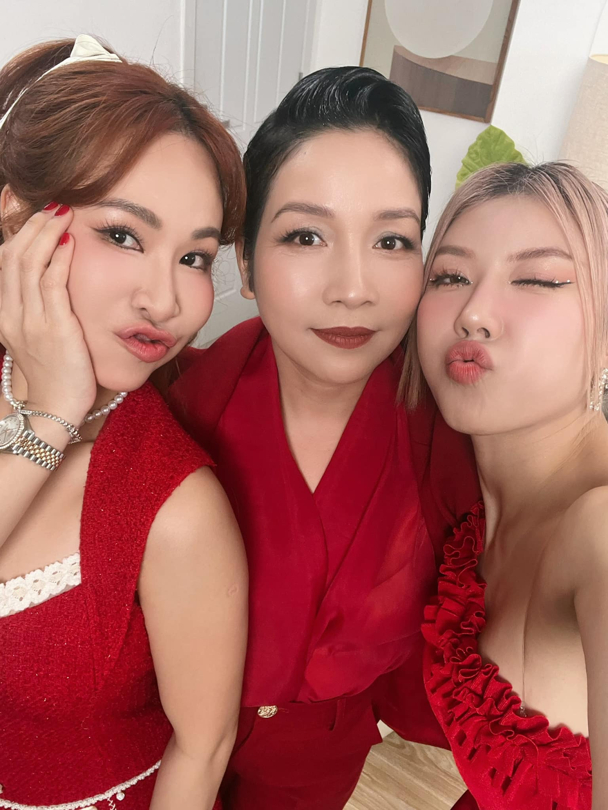 Mỹ Linh vỗ mặt Lệ Quyên, khen Trang Pháp biết ứng xử, biết nghĩ cho người khác - Hình 2