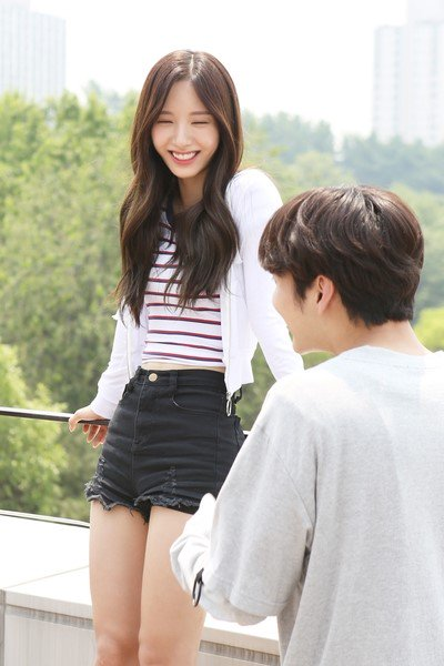 Bona: bạn thân Jisoo, xuất thân là thần tượng nhưng nổi lên nhờ diễn xuất - Hình 2