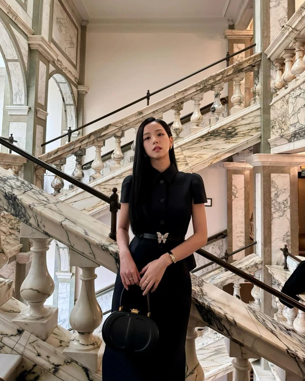 Jisoo (BLACKPINK) đầu quân cho công ty anh trai, gấp rút tuyển nhân tài về đội - Hình 2