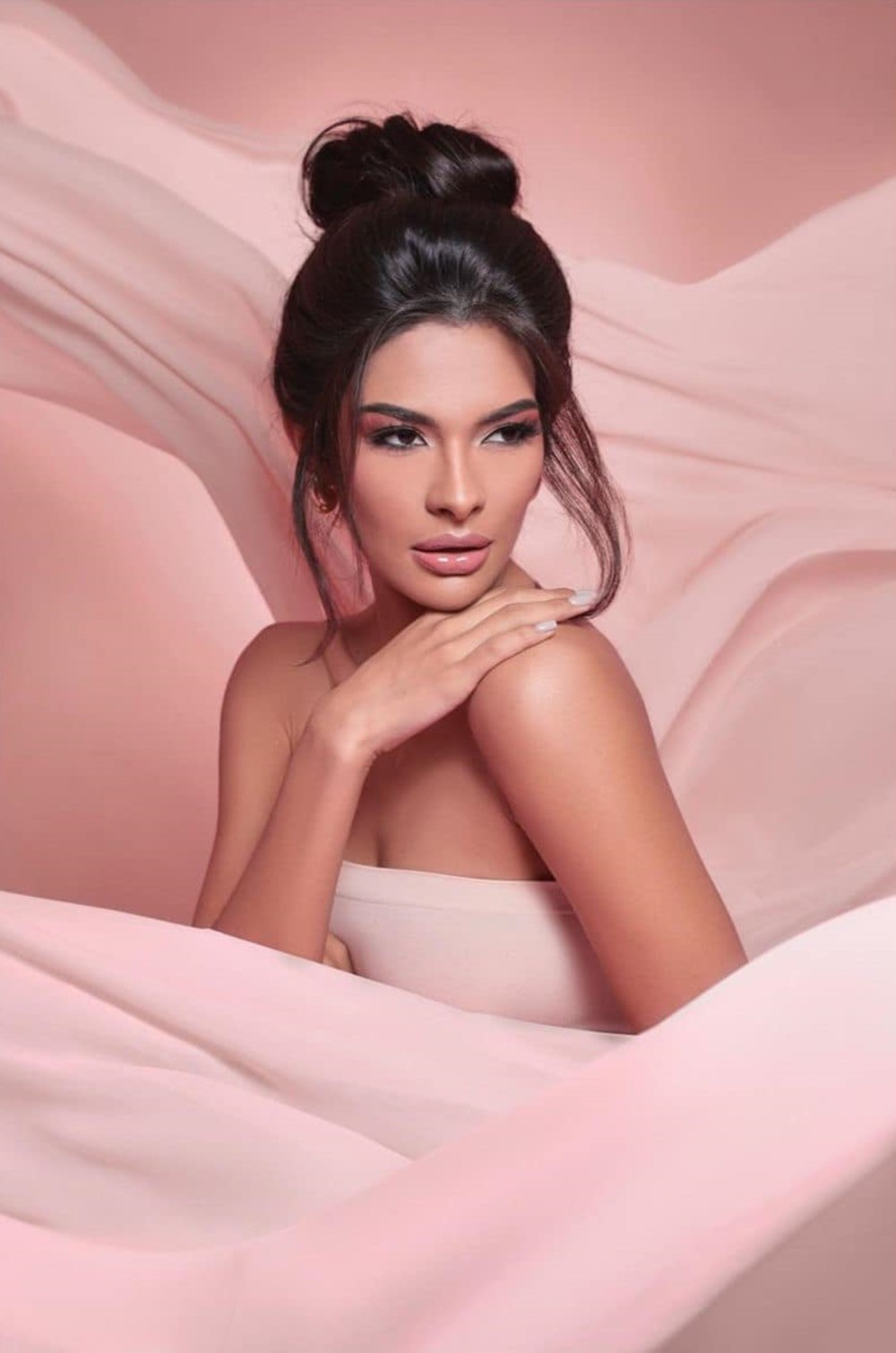Miss Universe 2023 bị đào lại loạt ảnh cũ, ai cũng chê thua xa Á hậu 1 - Hình 4