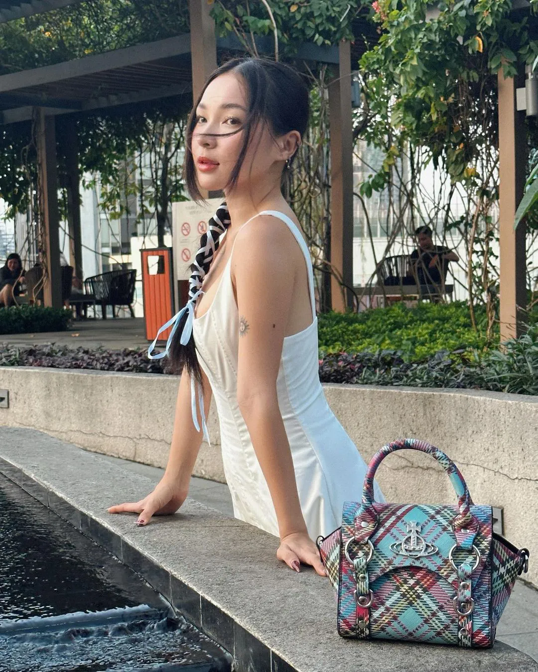 Tôn Kinh Lâm: Người mẫu điển trai vừa đánh úp tổ chức hôn lễ ngày đầu năm - Hình 7