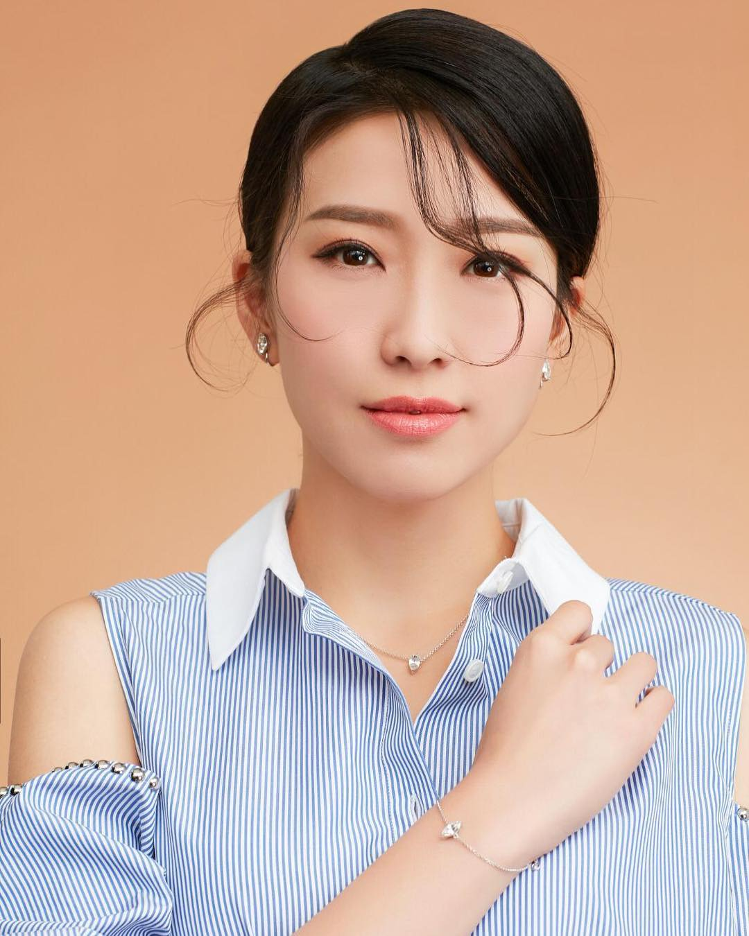 Diêu Tử Linh: Hoa đán TVB chuyên vai tiểu tam, ngoài đời ngủ với chồng bạn thân - Hình 4