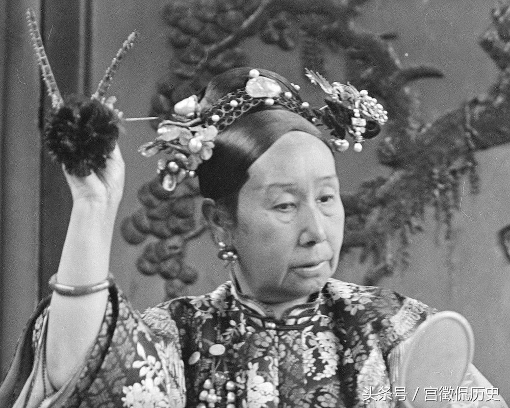 Từ Hi Thái Hậu mang thai năm 46 tuổi, thái y lỡ miệng chúc mừng liền bay màu? - Hình 4