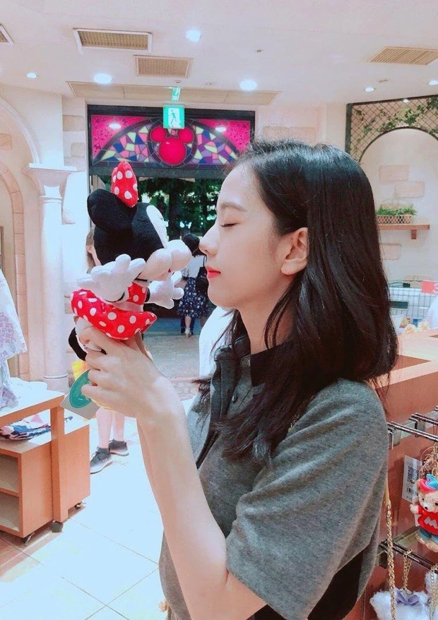 Jisoo đầu quân cho công ty anh trai, YG lập tức có động thái vạch rõ ranh giới - Hình 4