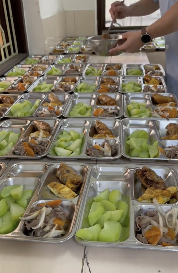 Lê Anh Nuôi: Chủ nhân loạt bữa ăn quân đội 26.000 đồng làm CĐM xem đến ghiền - Hình 8