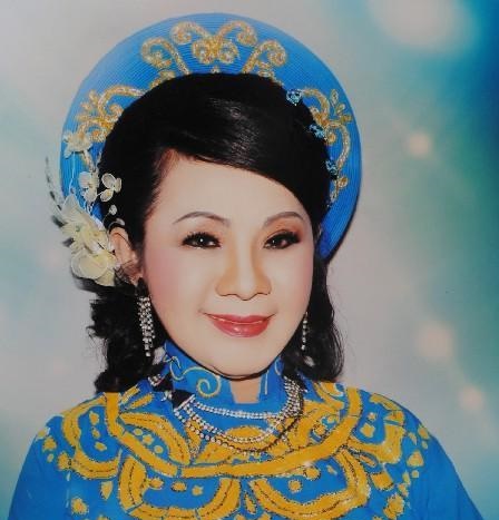 Xuân Lan - Ngôi sao cải lương Bên cầu dệt lụa, giờ phải đi xe ôm, bán bảo hiểm - Hình 2