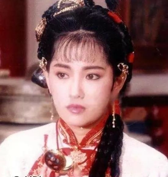 Khâu Vũ Đình: Tiêu tan sự nghiệp vì 1 tin đồn, U70 vẫn được đàn ông theo đuổi - Hình 3