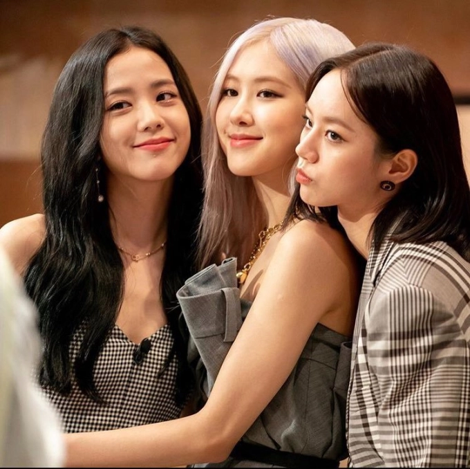 Jisoo (BLACKPINK) thừa nhận từng bắt chước và rình rập Hyeri (Reply 1988) - Hình 3
