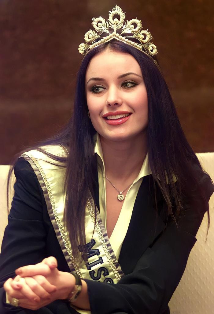 Tranh cãi về Miss Universe đẹp nhất lịch sử, nàng hậu bị phế truất xếp hạng cao - Hình 7