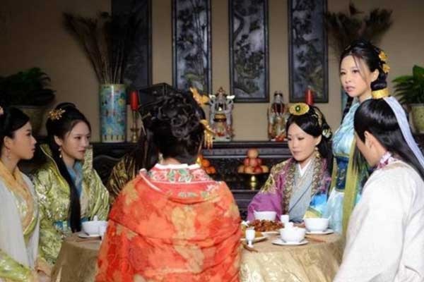 Phận vợ lẽ thời xa xưa: Sinh con nối dõi còn có tác dụng khác, nghe mà chua chát - Hình 5