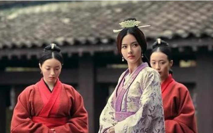 Phận vợ lẽ thời xa xưa: Sinh con nối dõi còn có tác dụng khác, nghe mà chua chát - Hình 1