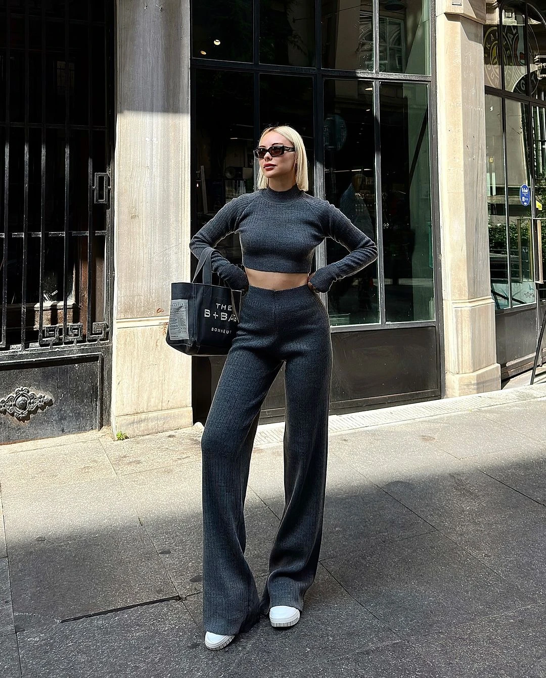 Bí quyết sành điệu không giới hạn với crop top - Hình 1