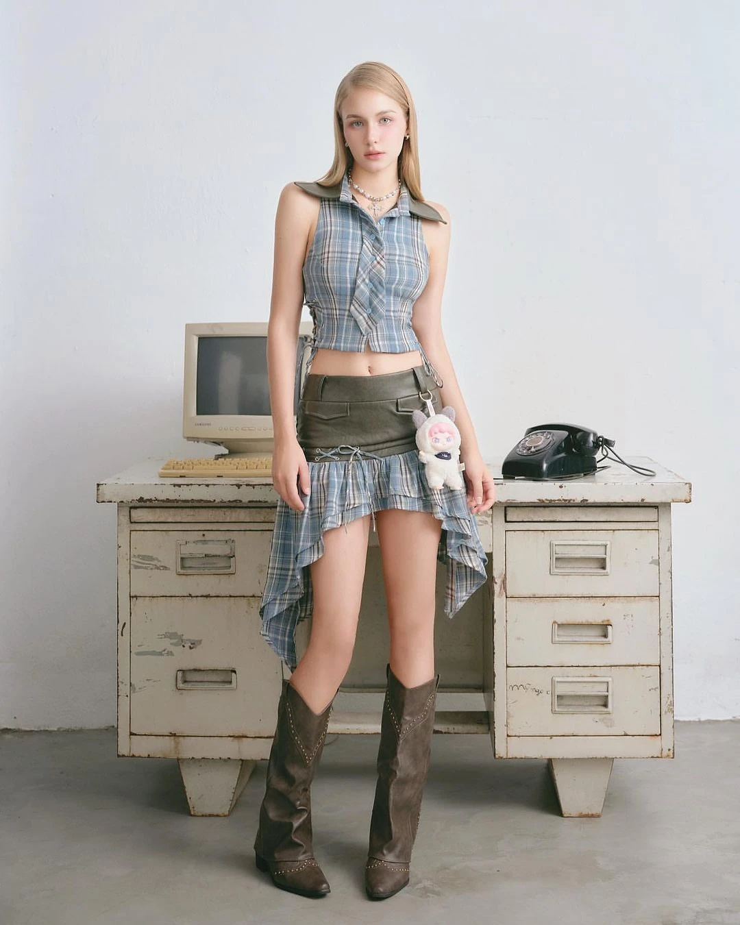 Bí quyết sành điệu không giới hạn với crop top - Hình 7