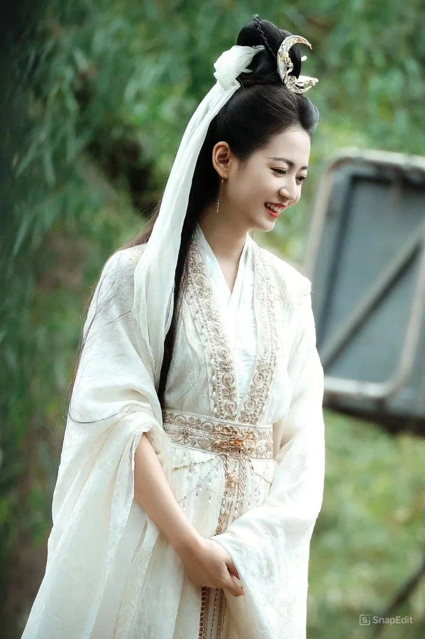 Mỹ nhân Hoa ngữ đóng Bạch y Quan Âm xé truyện bước ra: Đã đẹp còn lụy tình, vào vai ác vẫn không ghét nổi - Hình 4