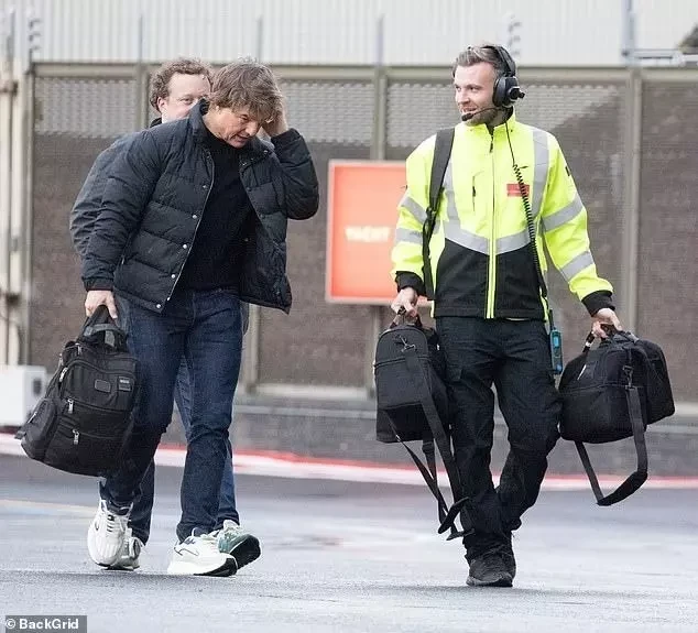 Taylor Swift quyên góp 125 tỷ cho vùng bão Milton, Tom Cruise có nguy cơ sập nhà - Hình 3