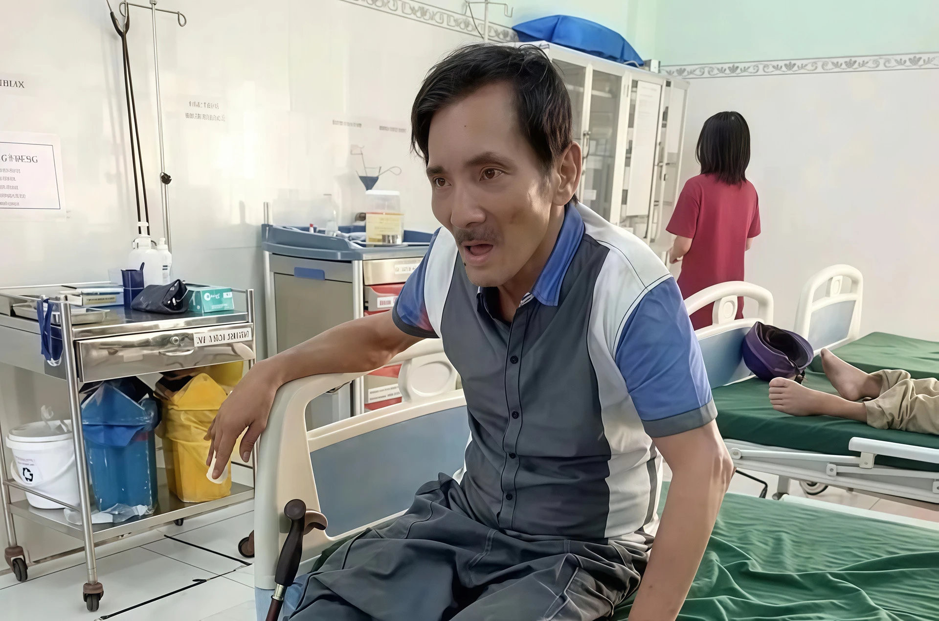 Thương Tín vào TPHCM tìm việc không thành, về quê bị ngã phải cấp cứu - Hình 2