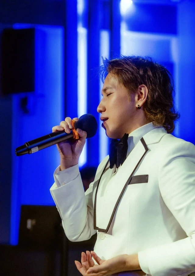 Y Thanh: Nam ca sĩ được Lưu Đức Hoa mời diễn, cuộc sống hiện tại đầy bất ngờ - Hình 4