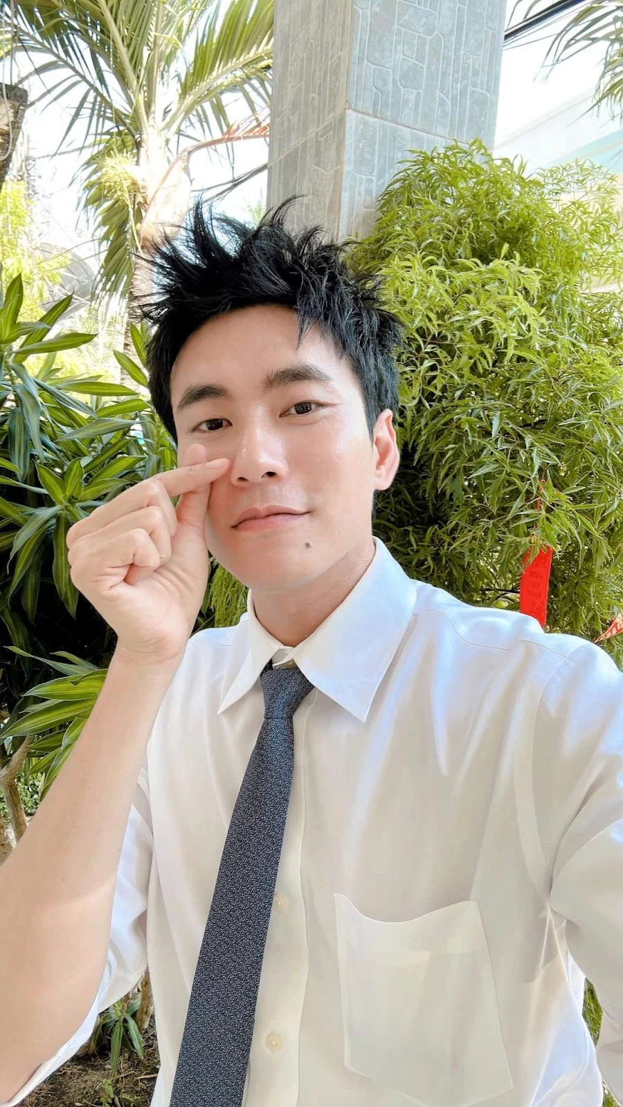 Kiều Minh Tuấn dứt tình Cát Phượng, khoe ảnh cưới bảnh bao, lộ danh tính cô dâu - Hình 5