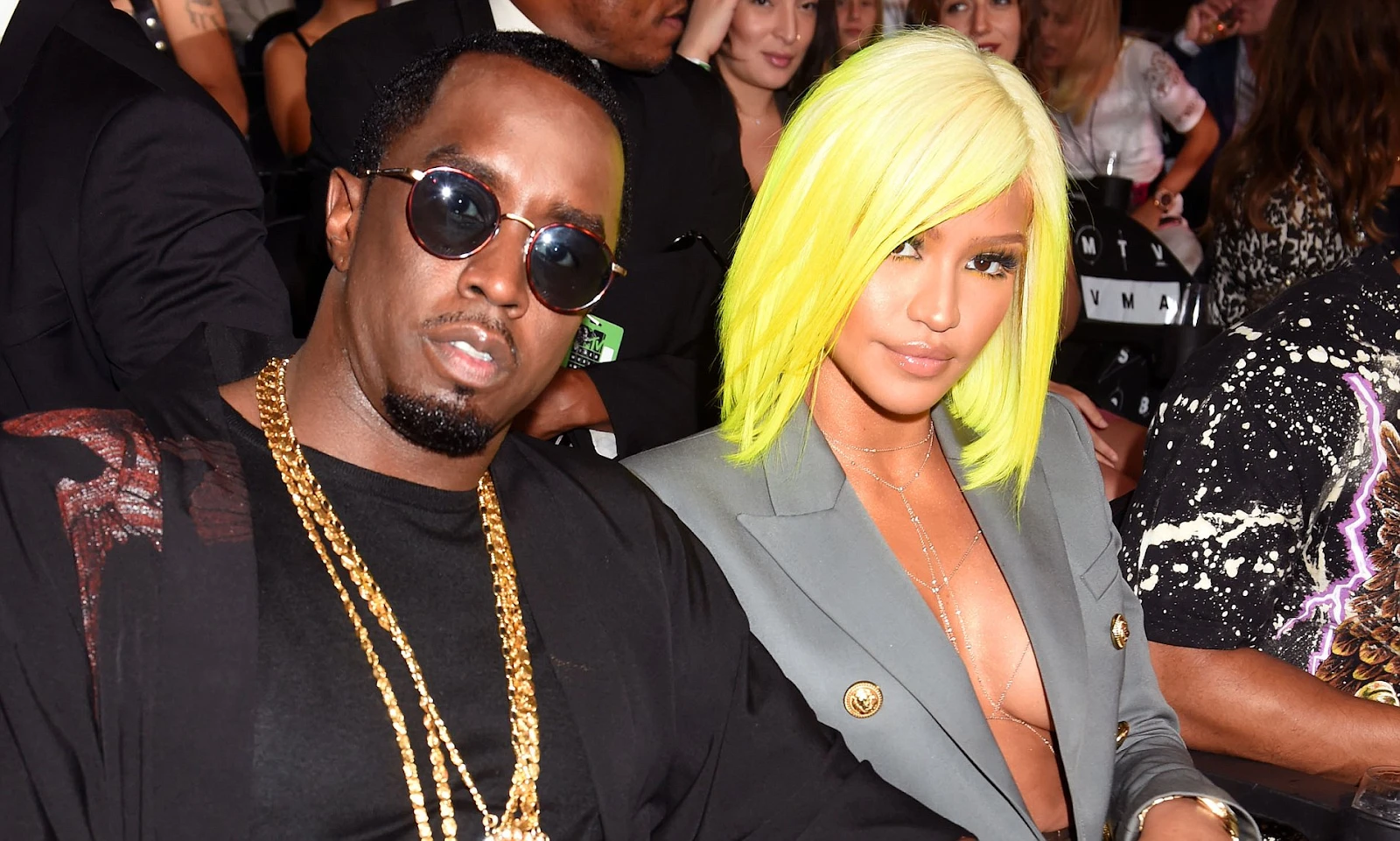 Cassie: Tình cũ lật tẩy tội ác Diddy, tiết lộ bí mật chấn động về dầu em bé - Hình 6