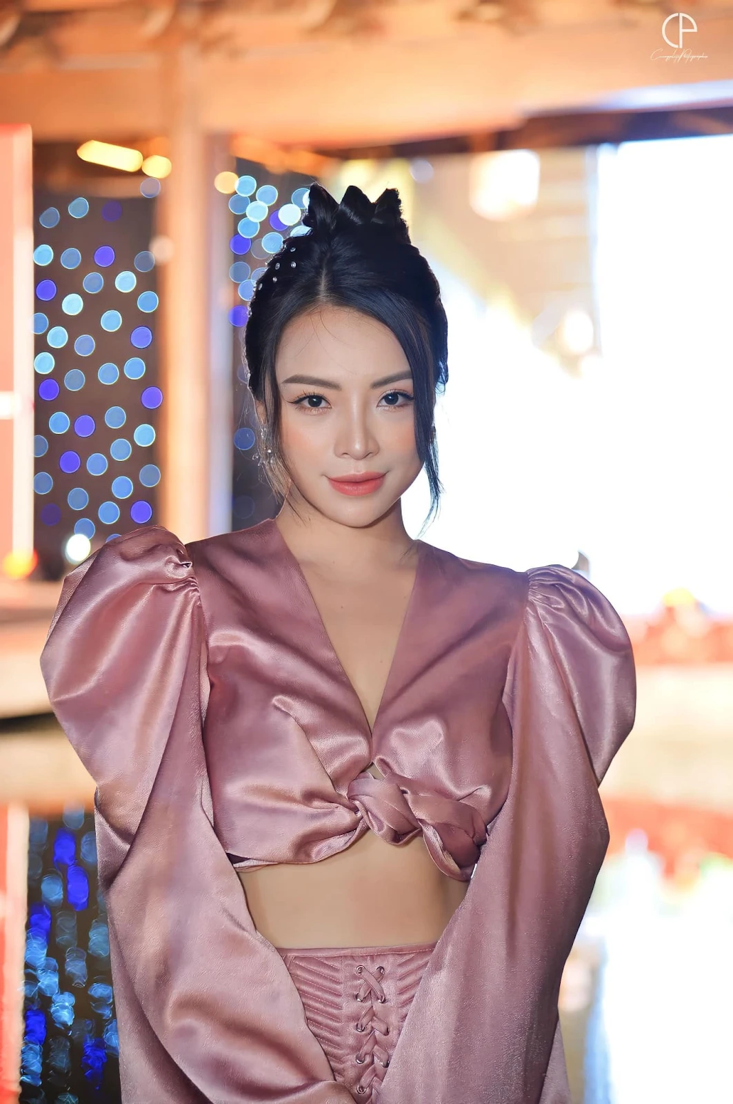 Lê Hồng Liên: Chuyên trị vai gái hư, bé ba trên phim VTV, đời thường quyến rũ - Hình 9