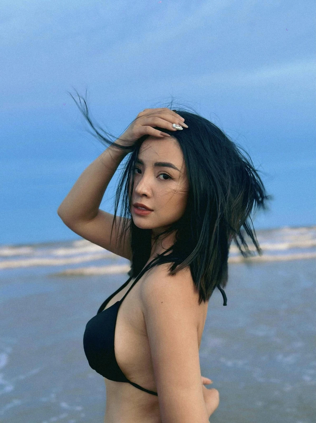 Lê Hồng Liên: Chuyên trị vai gái hư, bé ba trên phim VTV, đời thường quyến rũ - Hình 3