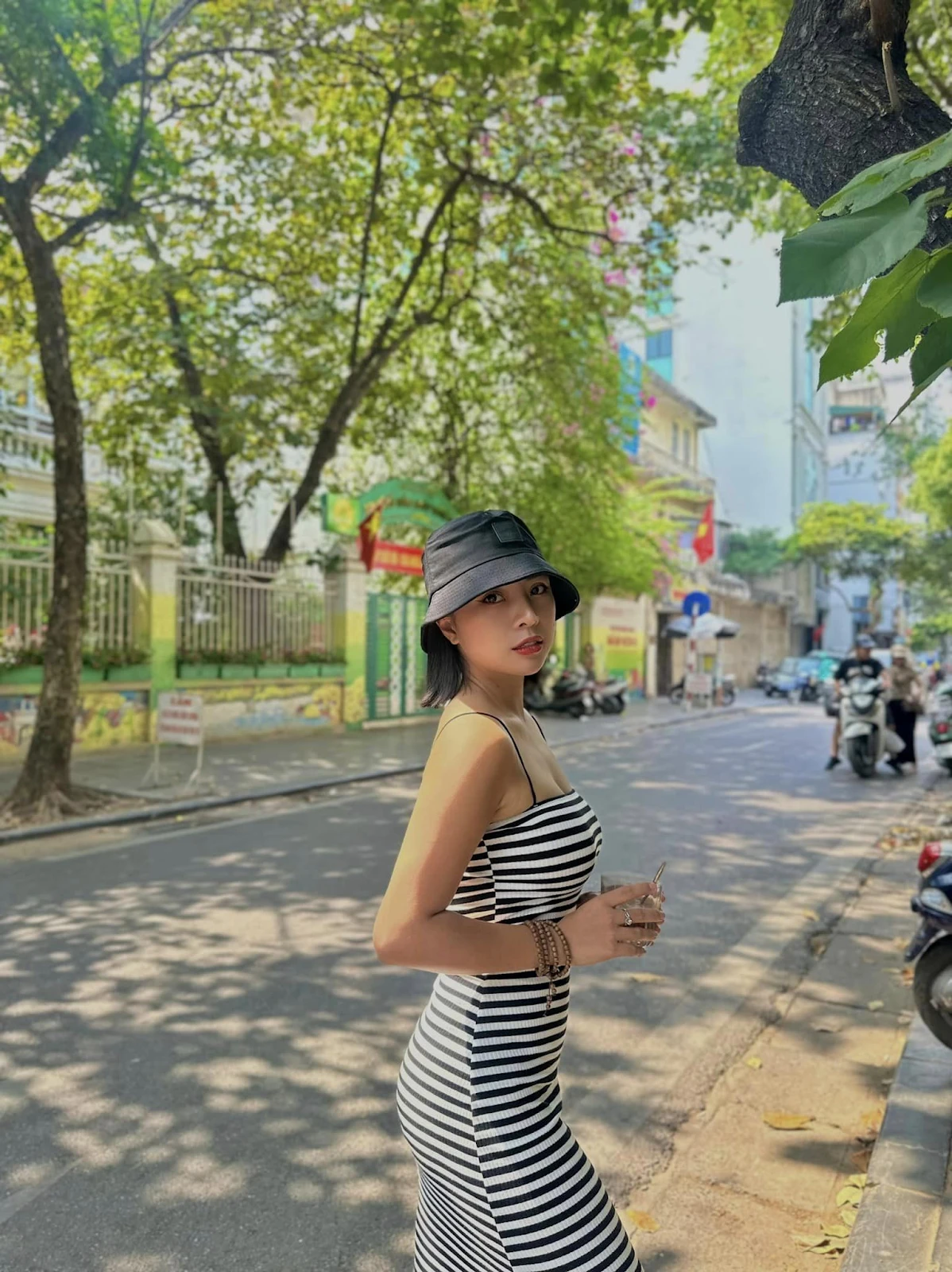 Lê Hồng Liên: Chuyên trị vai gái hư, bé ba trên phim VTV, đời thường quyến rũ - Hình 4