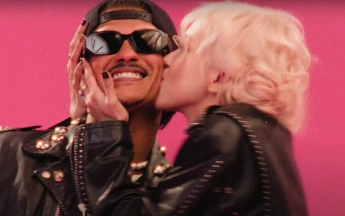 Bruno Mars tiếp tay giúp Rosé hạ gục BLACKPINK vì 1 lý do khiến dân tình há hốc - Hình 4
