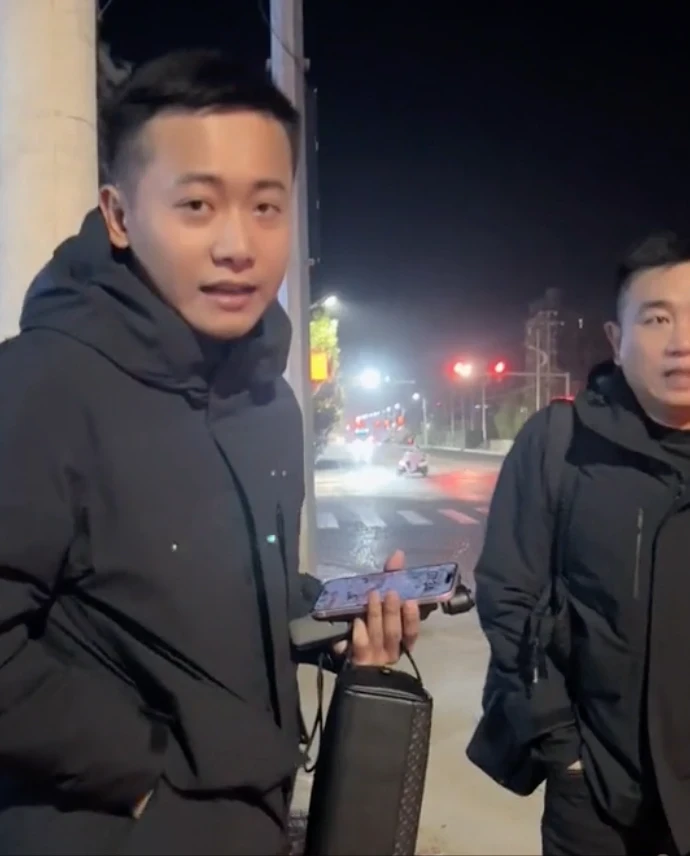 Quang Linh Vlog tình anh em cảm lạnh với Tiến Nguyễn, thẳng mặt ví như là lợn - Hình 5