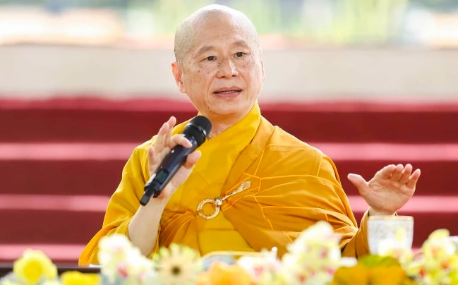 Vụ Thích Chân Quang bị thu hồi bằng cấp: Đại học Hà Nội chính thức làm thủ tục - Hình 2