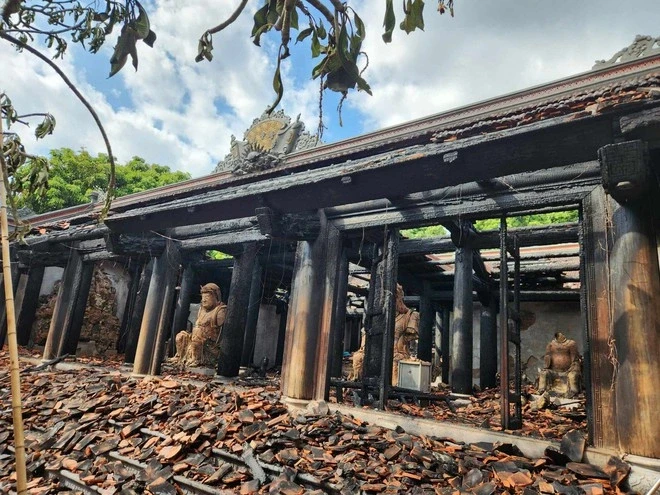 Cháy chùa Phổ Quang 800 tuổi: thiệt hại 25 tỷ, bảo vật bệ đá hoa sen bị thiêu - Hình 2