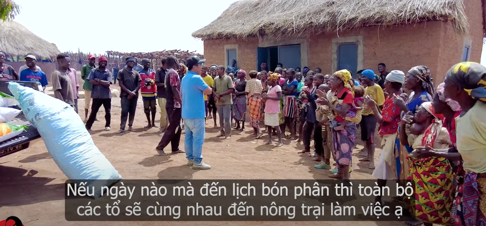 Team Quang Linh phát hạt giống, trị giá 20 triệu từ Lê Bảo Bình trao tặng bà con - Hình 4
