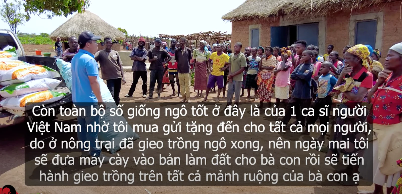 Team Quang Linh phát hạt giống, trị giá 20 triệu từ Lê Bảo Bình trao tặng bà con - Hình 3