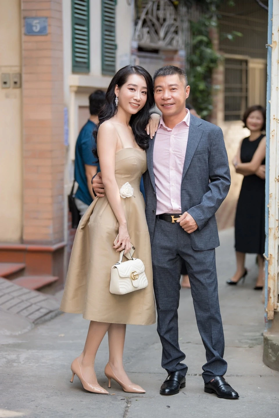 Diễn viên Thùy Anh: Rủ rê bạn trai Ngọc Quỳnh tân trang nhan sắc như Ngân 98 - Hình 4
