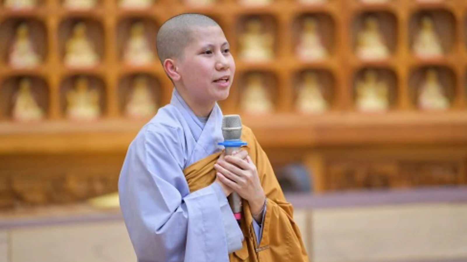 Sư cô Giác Lệ Hiếu: Trụ trì chùa VN tại Hàn, nói không với MXH, học vấn khủng - Hình 6