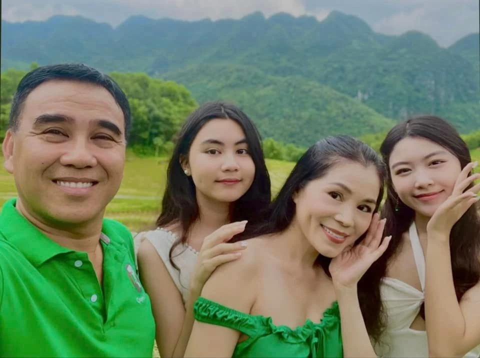 Con gái Quyền Linh sang chảnh chuẩn tiểu thư đài cát, xách túi 3000 đô lóa mắt - Hình 7