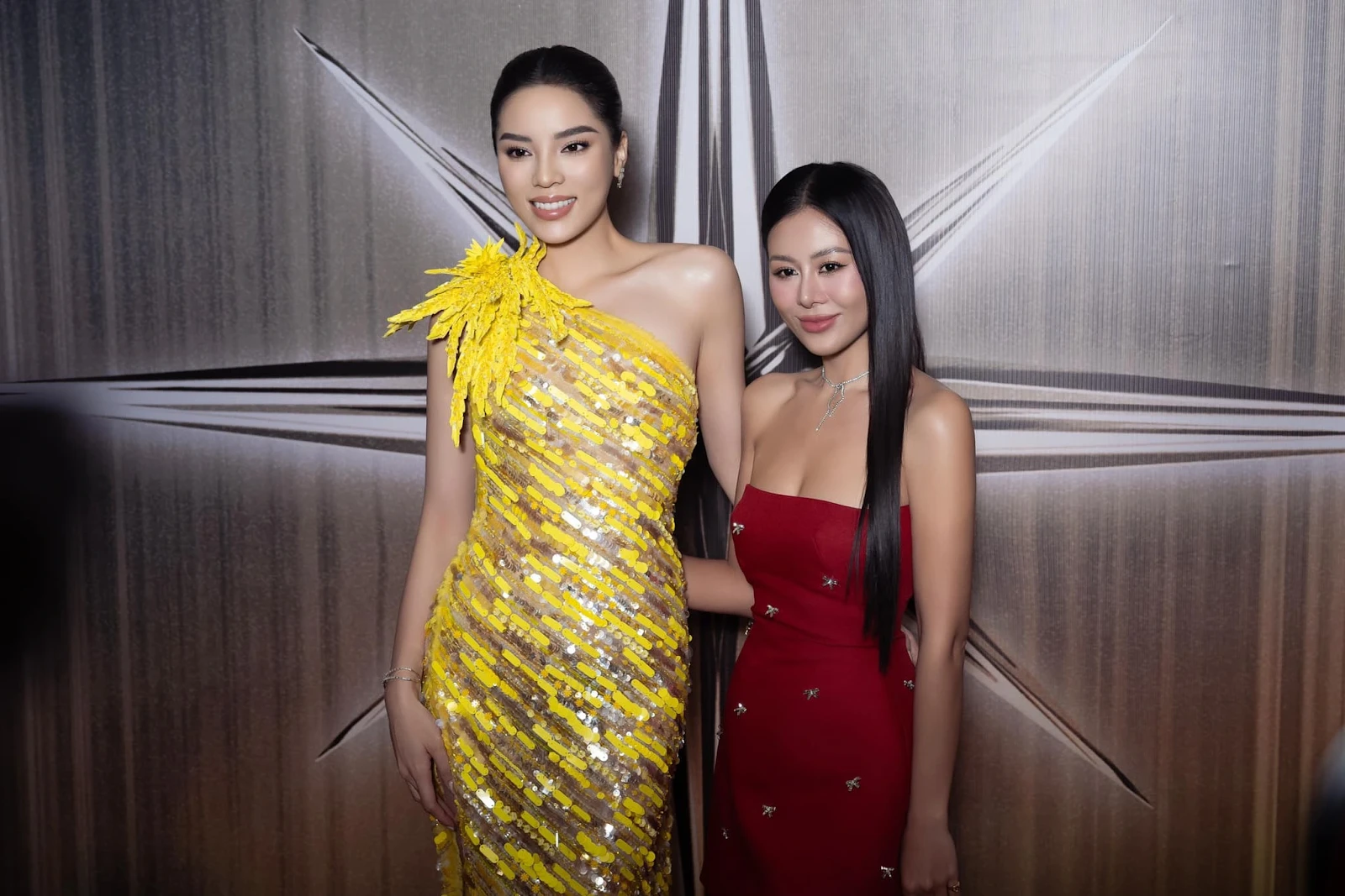 Nam Thư đăng đàn nói bị quay lén, clip 14s dậy sóng cõi mạng, thần sắc gây chú ý - Hình 1