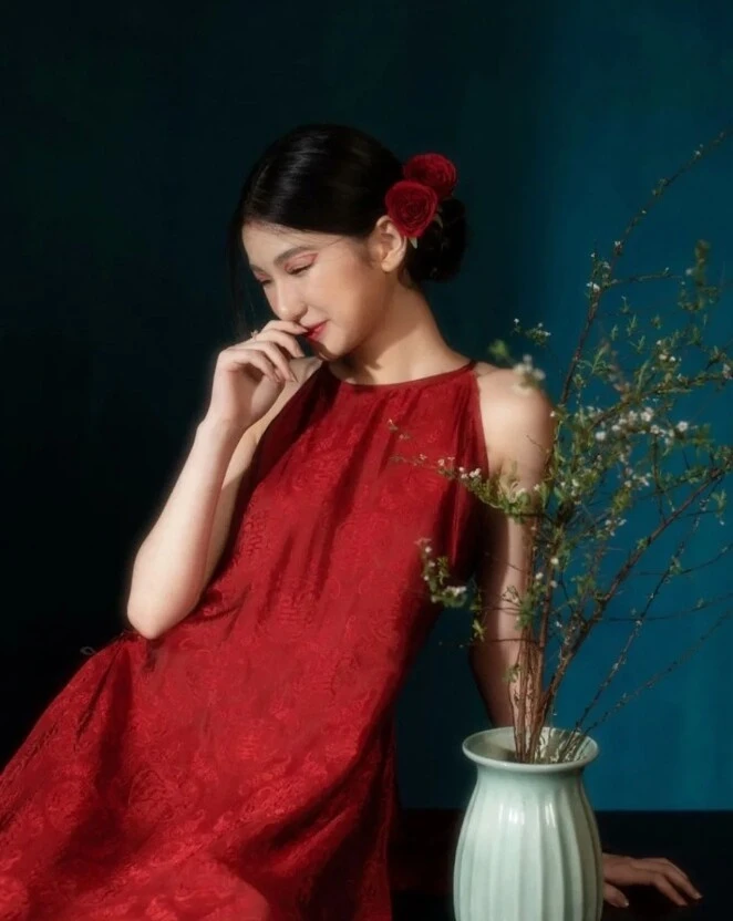 Nàng Mơ dí Lọ Lem đến cùng, chơi chiêu khoe nhan sắc thật, còn làm lố 1 điều - Hình 2