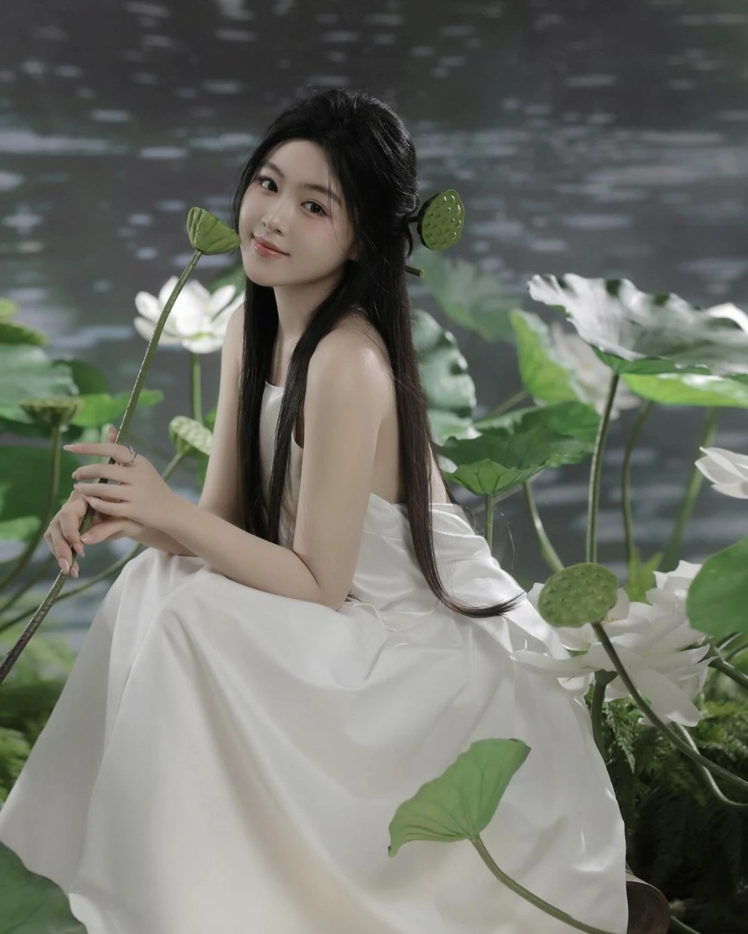 Nàng Mơ dí Lọ Lem đến cùng, chơi chiêu khoe nhan sắc thật, còn làm lố 1 điều - Hình 1