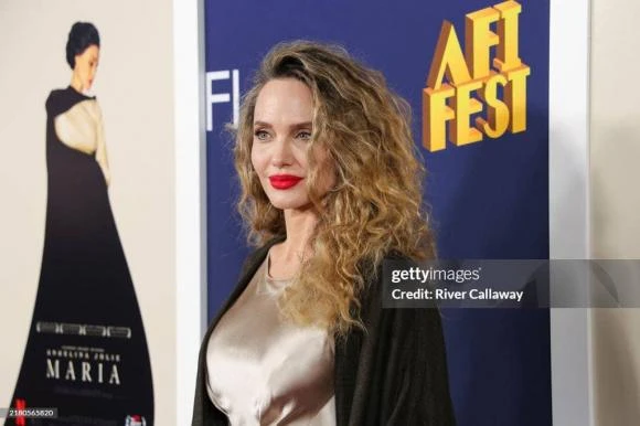 Angelina Jolie phanh phui bí mật về con, từ chối nối nghiệp vì lý do này? - Hình 6