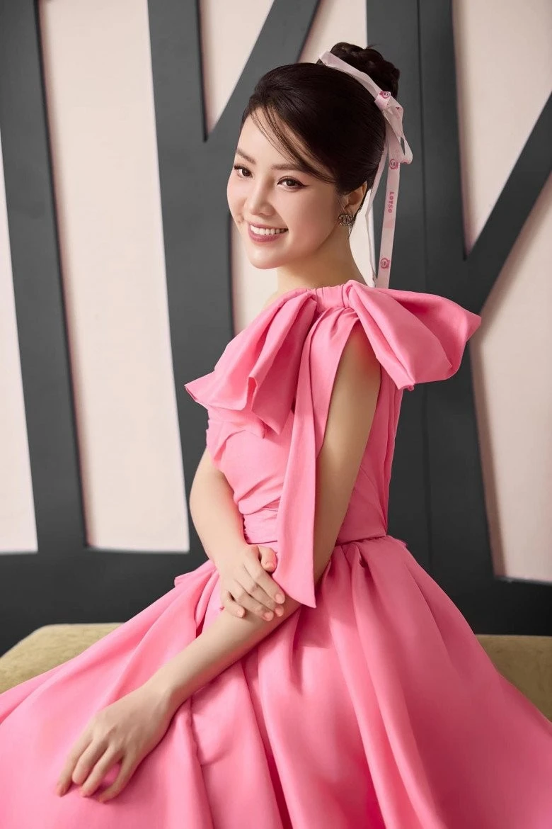 Thụy Vân Á hậu sắc nước hương trời, phủ sóng VTV, bén vượt Thùy Tiên - Hình 2