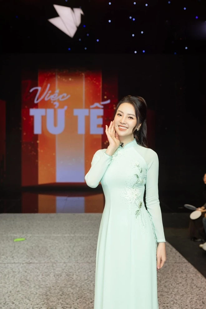 Thụy Vân Á hậu sắc nước hương trời, phủ sóng VTV, bén vượt Thùy Tiên - Hình 1
